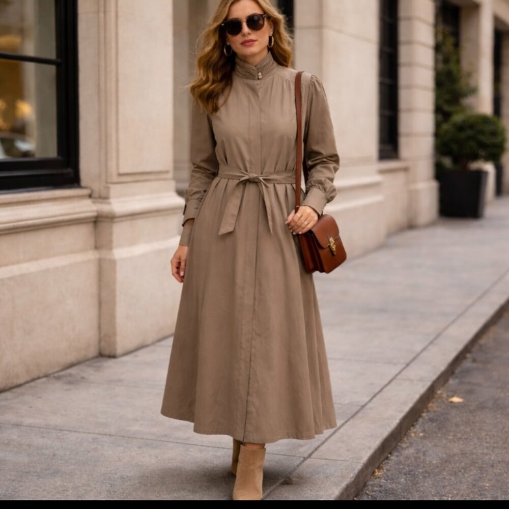 Vintage London Fog women's trench coat size Med   Midi equestrian Paris classic